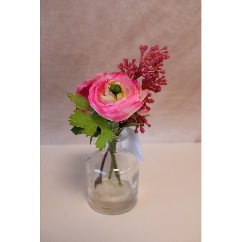 Delicate Features Centerpiece