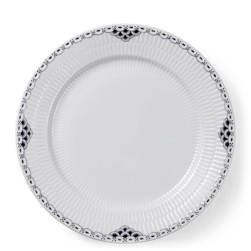Black Lace Dinner Plate, 10.75″