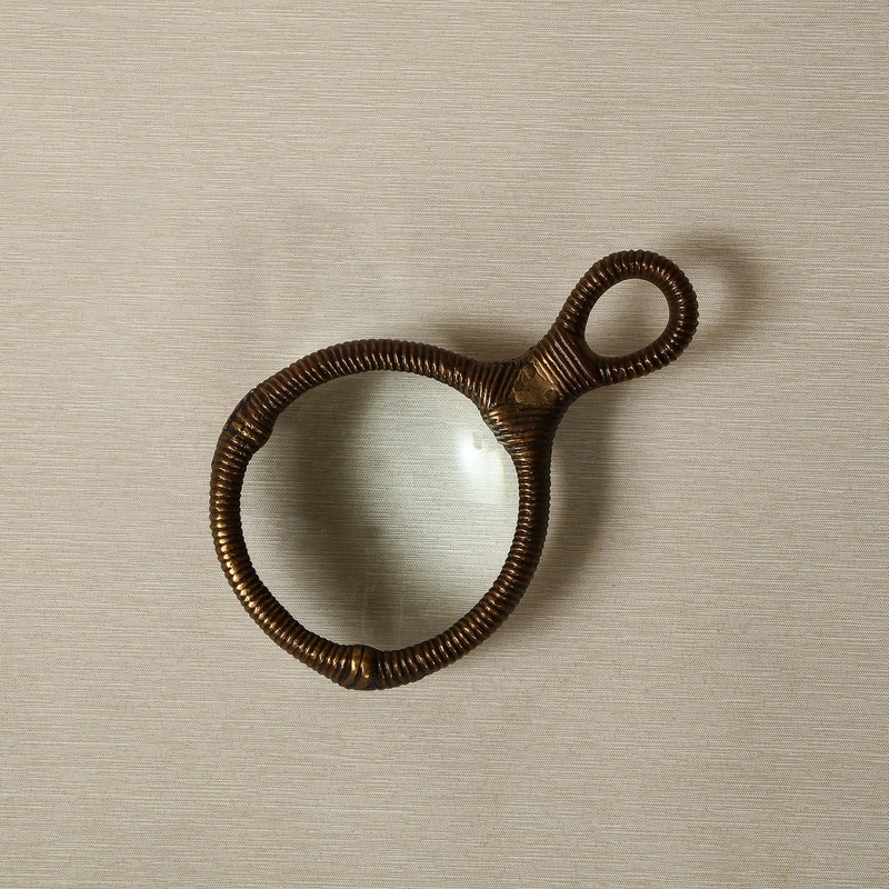 Enrouler magnifying glass