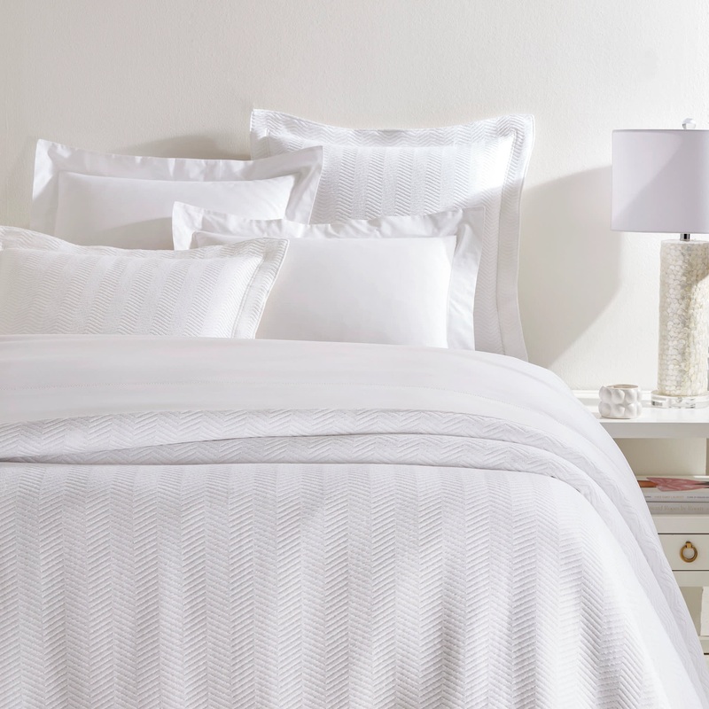 Winnie Matelasse Coverlet | White