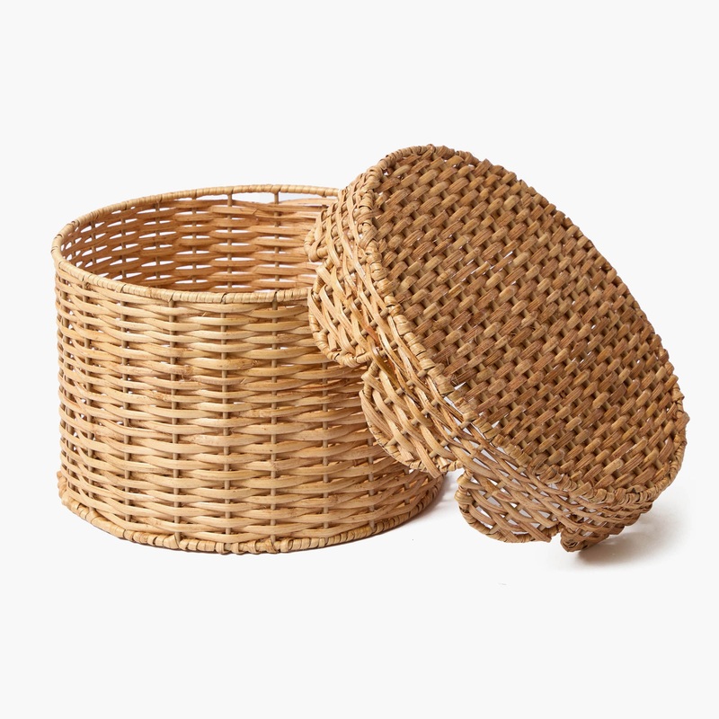 Scalloped Round Lidded Rattan Box – Small