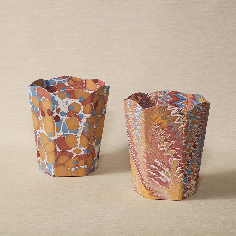 Marbled paper waste bin