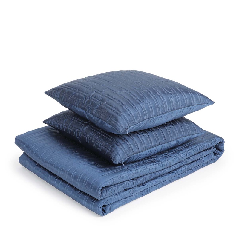 Foster Quilt With Cushion Covers Set