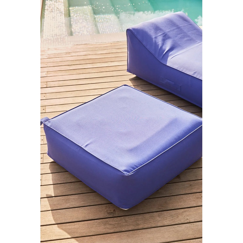 Puf hinchable resistente al agua azul Cloud