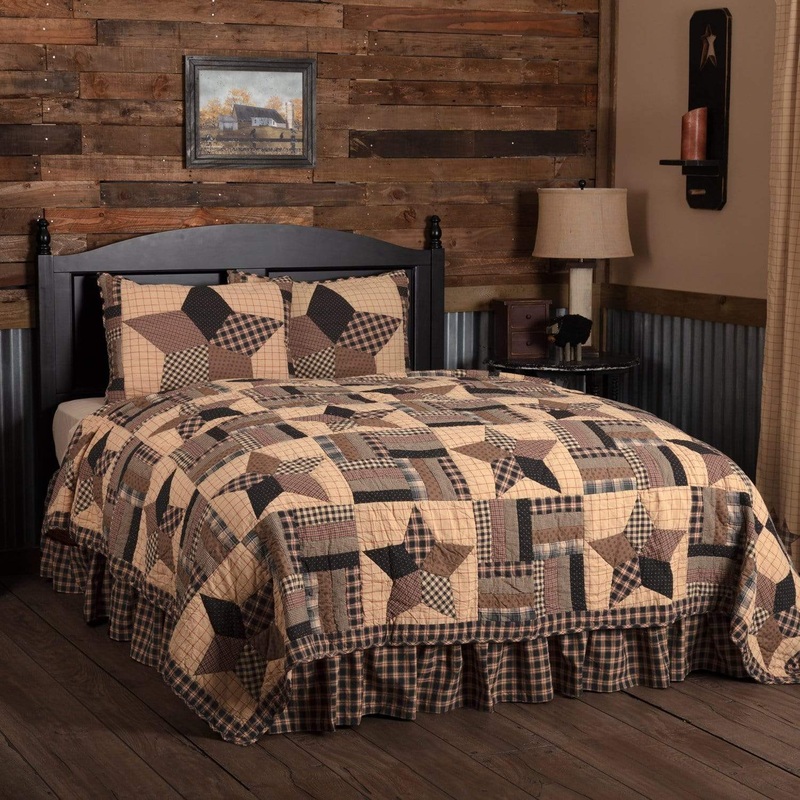 Bingham Star California King Quilt Set; 1-Quilt 130Wx115L w/2 Shams 21×37